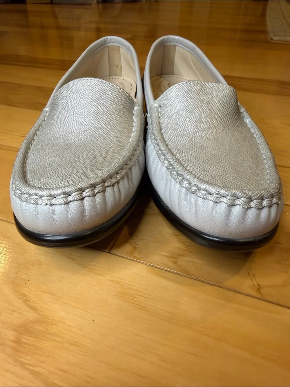 SAS Tripad Comfort Silver Leather Loafers Womens 7.5 W Wide Slip On Shoes